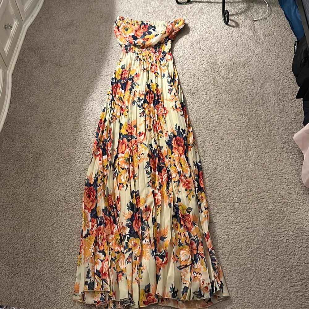 Floral maxi dress like new